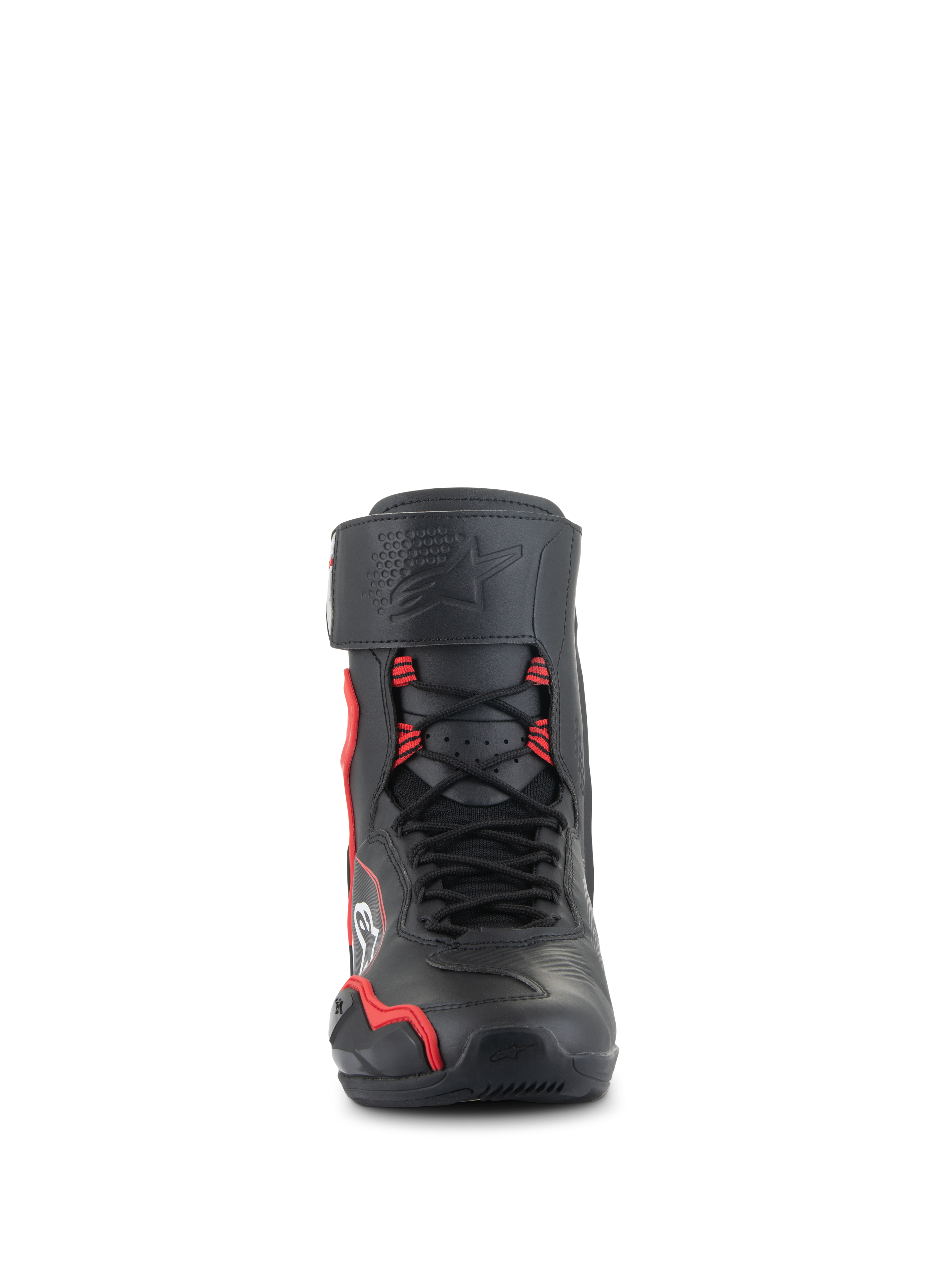 Chaussures Alpinestars Superfaster, chaussures de moto montantes, noir avec des accents rouge vif et blanc, vue de face avec système de laçage rapide, sangle de protection du tibia avec logo étoile embossé et zone des orteils renforcée.