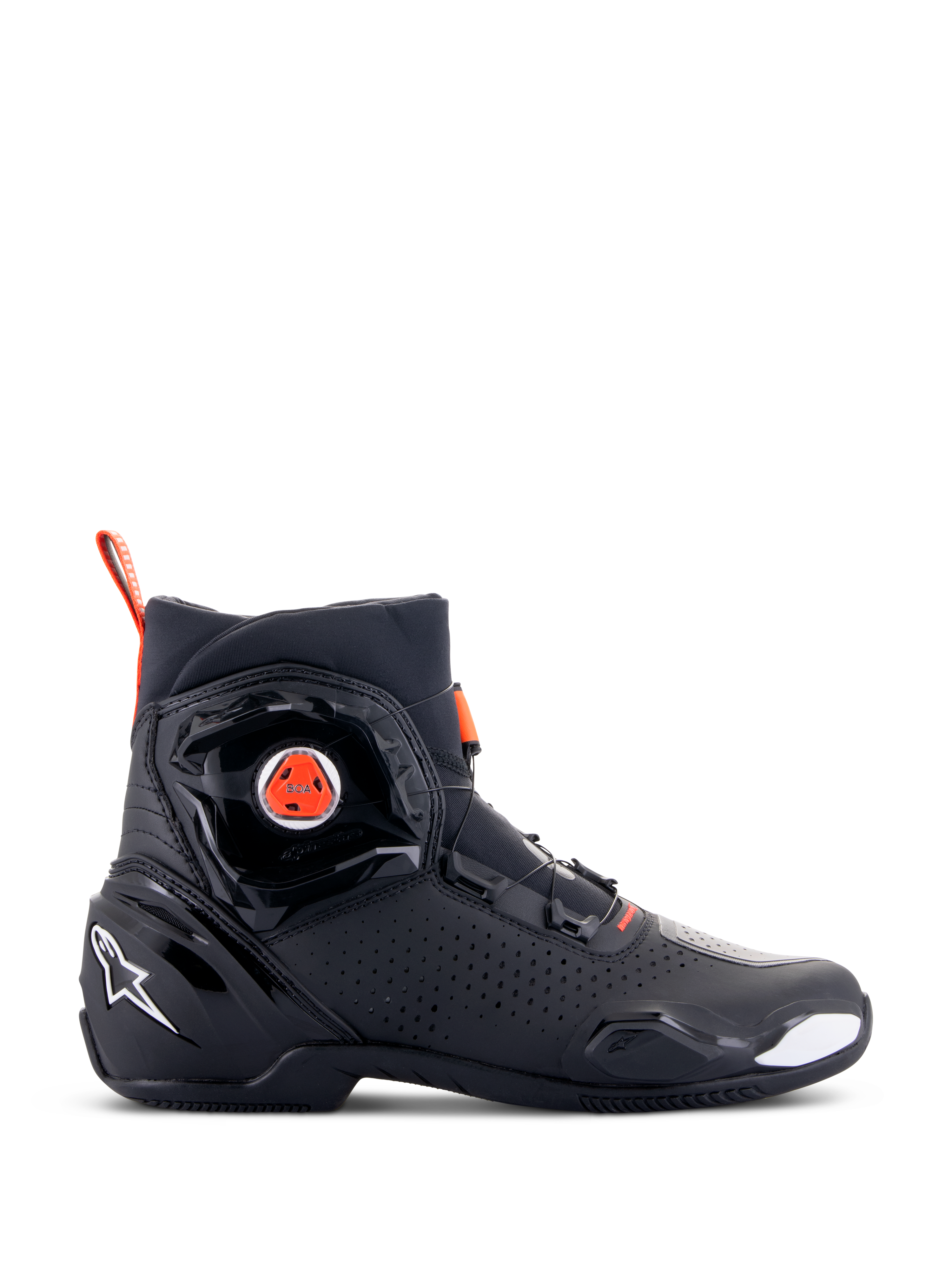 Alpinestars SP-2 Motorradschuhe, Sport-Motorradschuhe, Schwarz mit roten Fluo-Akzenten, Seitenansicht mit BOA-Schnellverschlusssystem, perforierte Mikrofaser-Einsätze für Luftzirkulation, weißes Alpinestars-Logo an der Ferse, schlankes modernes Design mit matten und glänzenden Oberflächen