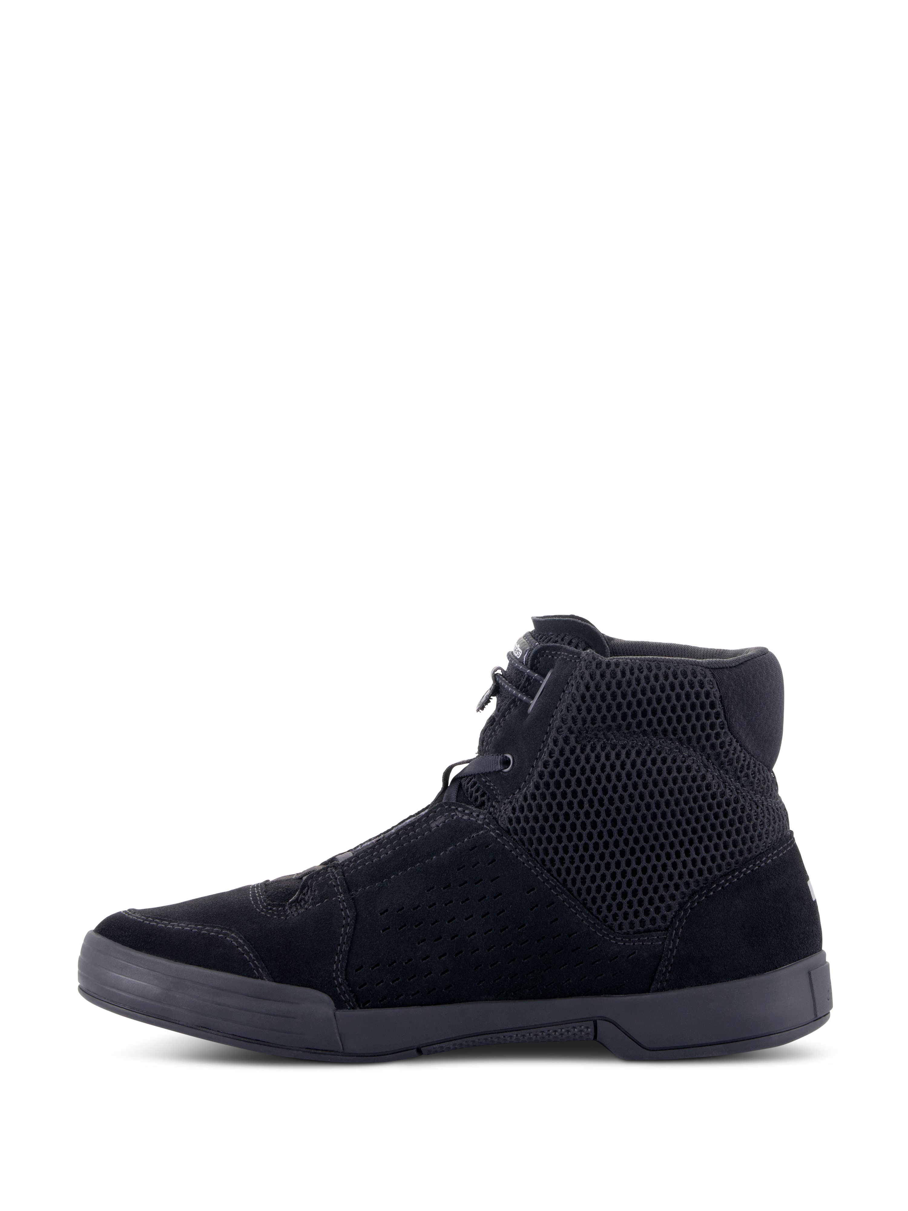 Chaussure Alpinestars Chrome Air, chaussure de moto urbaine, noir/noir, vue de profil, design de baskets montantes avec construction en mesh respirant et daim fendu, semelle plate en caoutchouc