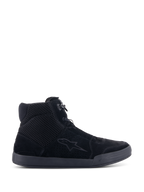 Chaussures Alpinestars Chrome Air, chaussures de moto urbaines, noir sur noir, vue latérale avec tige en daim fendu et mesh, silhouette de baskets montantes, chaussures de protection décontractées pour la route
