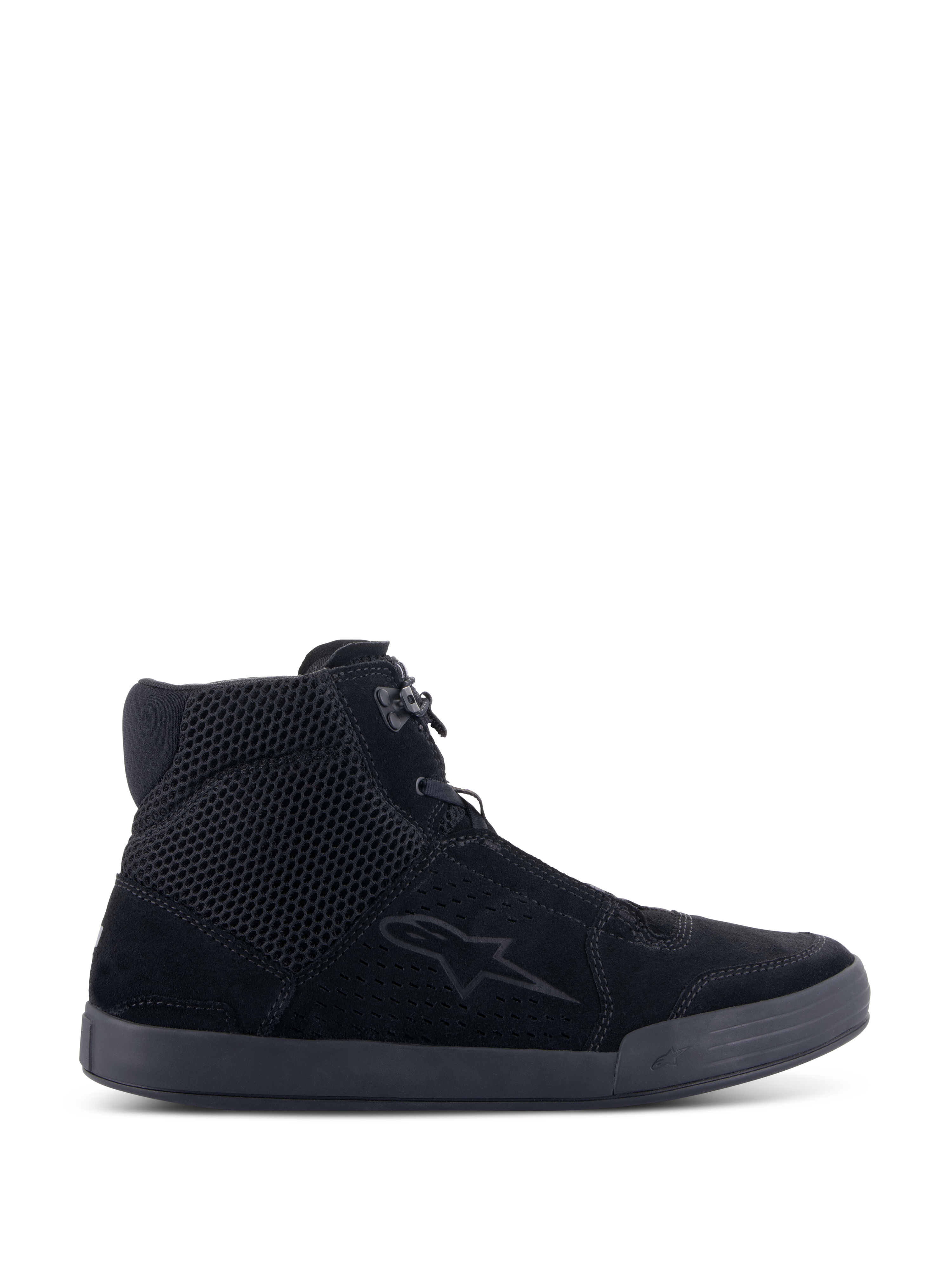 Chaussure Alpinestars Chrome Air, chaussure de moto urbaine, noir, vue de profil, dotée d'une tige en daim et mesh, silhouette de basket décontractée avec protection de cheville intégrée pour la conduite sur route.