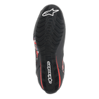 Alpinestars FQ20 Faster-3 Rideknit® Schuhe, Unteransicht der strukturierten Gummisohle, Schwarz mit weißen Alpinestars-Logos und roten Akzenten, entwickelt für Grip und Stabilität auf Motorrad-Bedienelementen