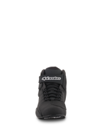 Alpinestars Sektor schoenen, zwart, vooraanzicht, voorzien van snelvetersysteem en enkelbandje met Alpinestars-logo, lichtgewicht microvezel motorschoenen