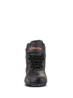 Chaussures Alpinestars Faster-3 Drystar®, noir et rouge fluo, vue de face, chaussures de moto imperméables avec châssis en microfibre, conception à lacets avec sangle velcro à la cheville, logo fluorescent