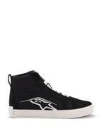 Alpinestars Ride-63 Canvas Schuhe, urbane Motorradschuhe, Schwarz und Weiß, großes weißes Astars-Logo an der Seite, dicke weiße flache Sohle, weiße Schnürsenkel, lässiges High-Top-Sneaker-Design