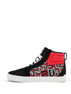 Alpinestars FQ20 Ride-63 canvas schoenen, hoge motorschoenen, zwart, wit en felrood, voorzien van een gestileerd grafisch patroon aan de zijkant, witte veters en een dikke witte gevulkaniseerde zool, casual skate-stijl ontwerp voor stedelijk rijden