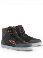 Alpinestars J-6 waterdichte canvas motorlaarzen, urban herenschoenen, grijs en zwart leer met blauwe en oranje accenten.