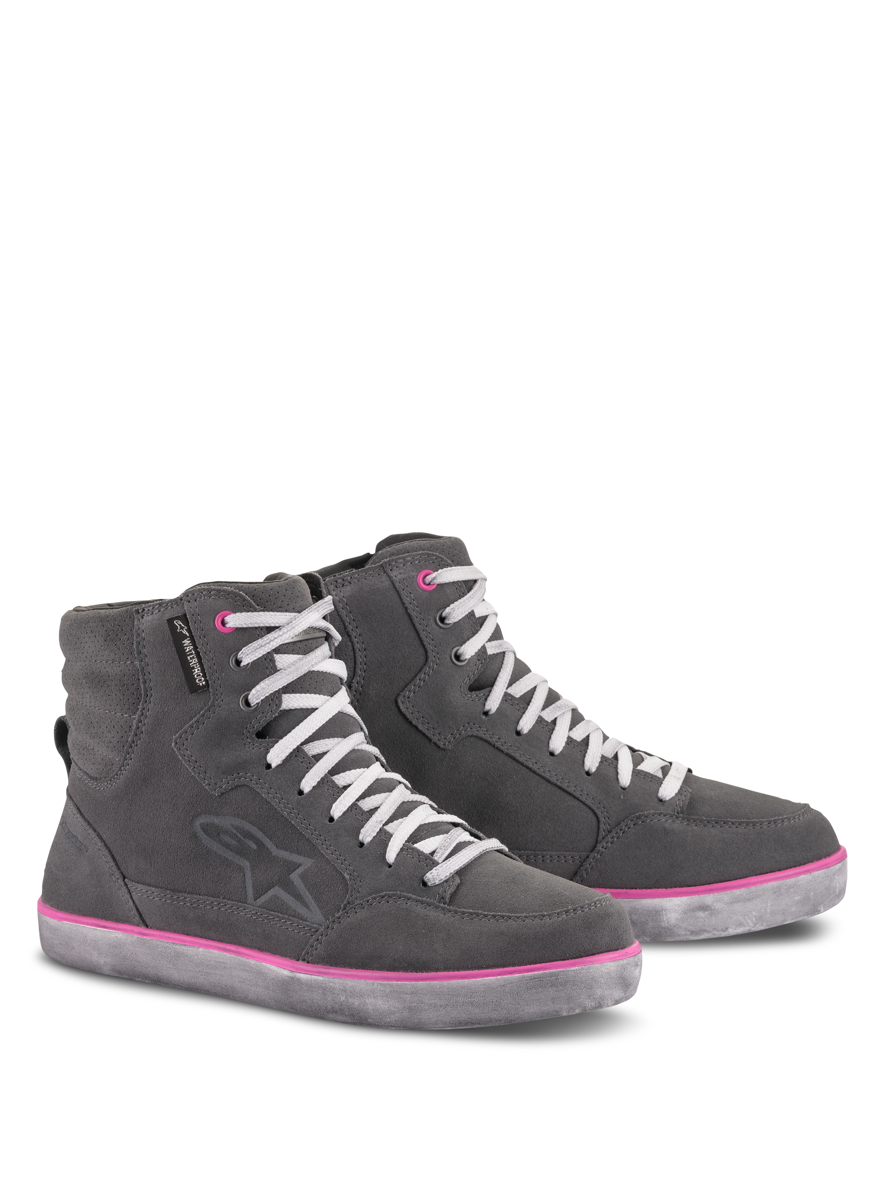 Alpinestars J-6 Waterproof damesschoenen, rijschoenen, lichtgrijs met fuchsia accenten, hoog sneaker-model, bovenwerk van suède en leer, witte veters, roze bies op de zool en veteroogjes, urban motoruitrusting