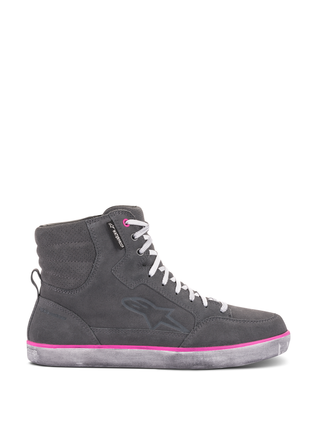 Alpinestars J-6 Waterproof damesschoenen, motorrijschoen in sneakerstijl, donkergrijs suède en lederen bovenwerk met witte veters, opvallende fuchsia accenten langs de zool, waterdicht label, ontworpen voor stedelijk gebruik
