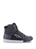 Alpinestars Chrome Drystar schoenen, urban motorrij-sneakers in zwart, donkergrijs en neongeel, met panelen van premium leer en suède, witte zool, neongele veters en kenmerkend sterlogo