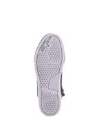 Alpinestars Chrome Drystar® schoenen, urban motorschoenen, onderaanzicht van de zool, lichtgrijze rubberen zool met zeshoekige en ronde grippatronen, Alpinestars-logo en merknaam in reliëf