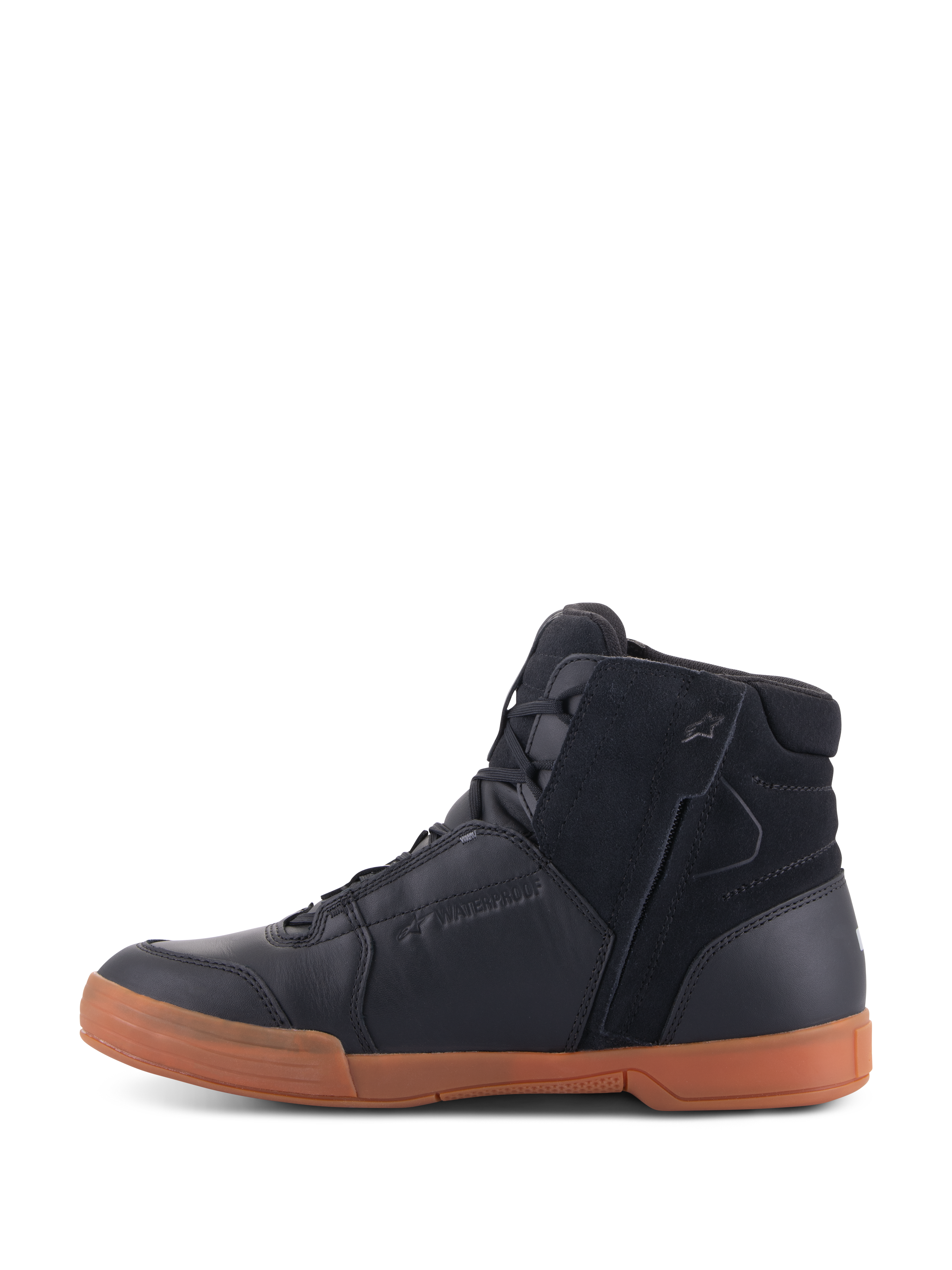 Chaussures Alpinestars Chrome Drystar®, Noir Noir Gomme, chaussures de moto urbaines avec tige en cuir noir et daim, profil montant style basket, semelle en caoutchouc couleur gomme et fermeture éclair latérale.