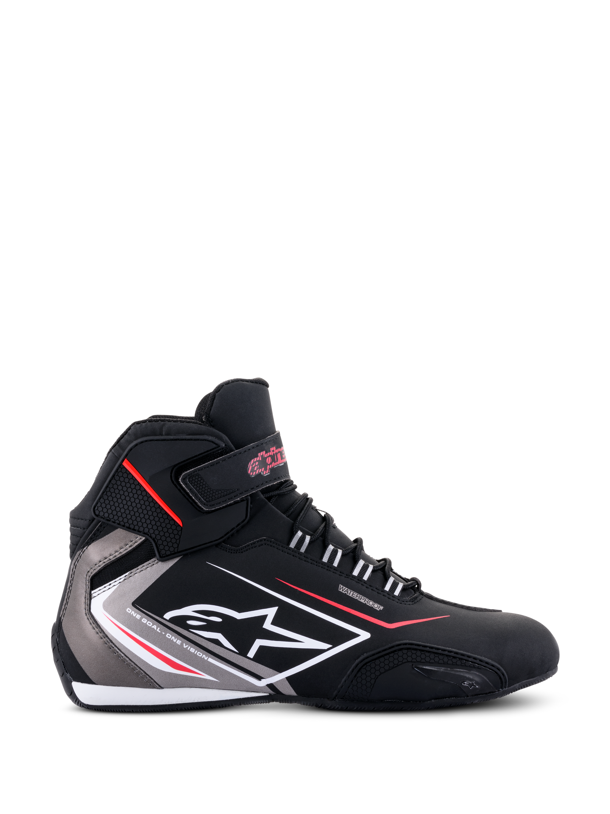 Alpinestars Sektor Waterproof schoenen, motorschoenen, zwart, wit en grijs met rode accenten, zijaanzicht met wit Alpinestars-logo en branding van het waterdichte membraan, lichtgewicht microvezelconstructie, slank atletisch ontwerp voor wegprestaties in alle weersomstandigheden