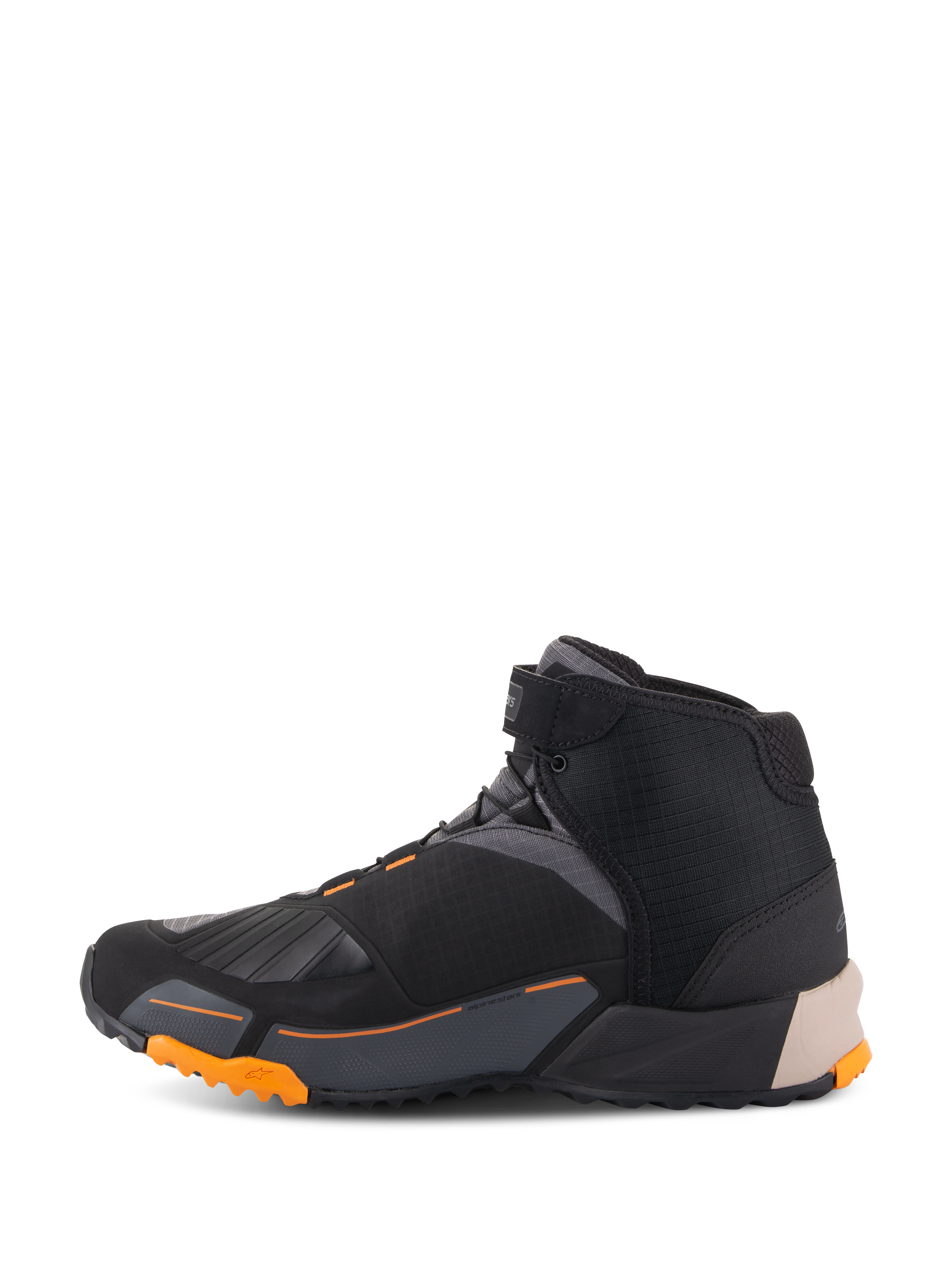 Chaussures de moto Alpinestars CR-X Drystar®, noir, marron clair et orange, vue de profil, design inspiré des chaussures de course avec une semelle orange robuste, chaussures imperméables et respirantes pour la conduite urbaine et sur route.