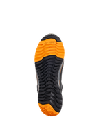 Chaussures de moto Alpinestars CR-X Drystar®, vue de dessous de la semelle, surface d'usure noire et orange vif, profil à crampons agressif pour l'adhérence, avec logos TPF et étoile Alpinestars, conçues pour la conduite à moto et le confort de marche