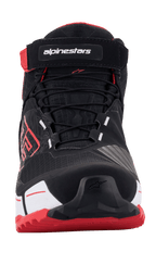 Alpinestars MM93 CR-X Drystar® motorschoenen, motorfietsschoenen, zwart, rood en wit, vooraanzicht met vetersysteem en klittenbandsluiting met merknaam, rode buitenzool en MM93-logo aan de zijkant, sportief beschermend schoeisel