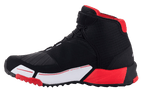 Alpinestars MM93 CR-X Drystar® motorschoenen, zwart, rood en wit, zijaanzicht met een zwart bovenwerk van textiel, rode binnenvoering en witte tussenzool met rode accenten, beschermend schakelpad, sportief op hardloopschoenen geïnspireerd ontwerp
