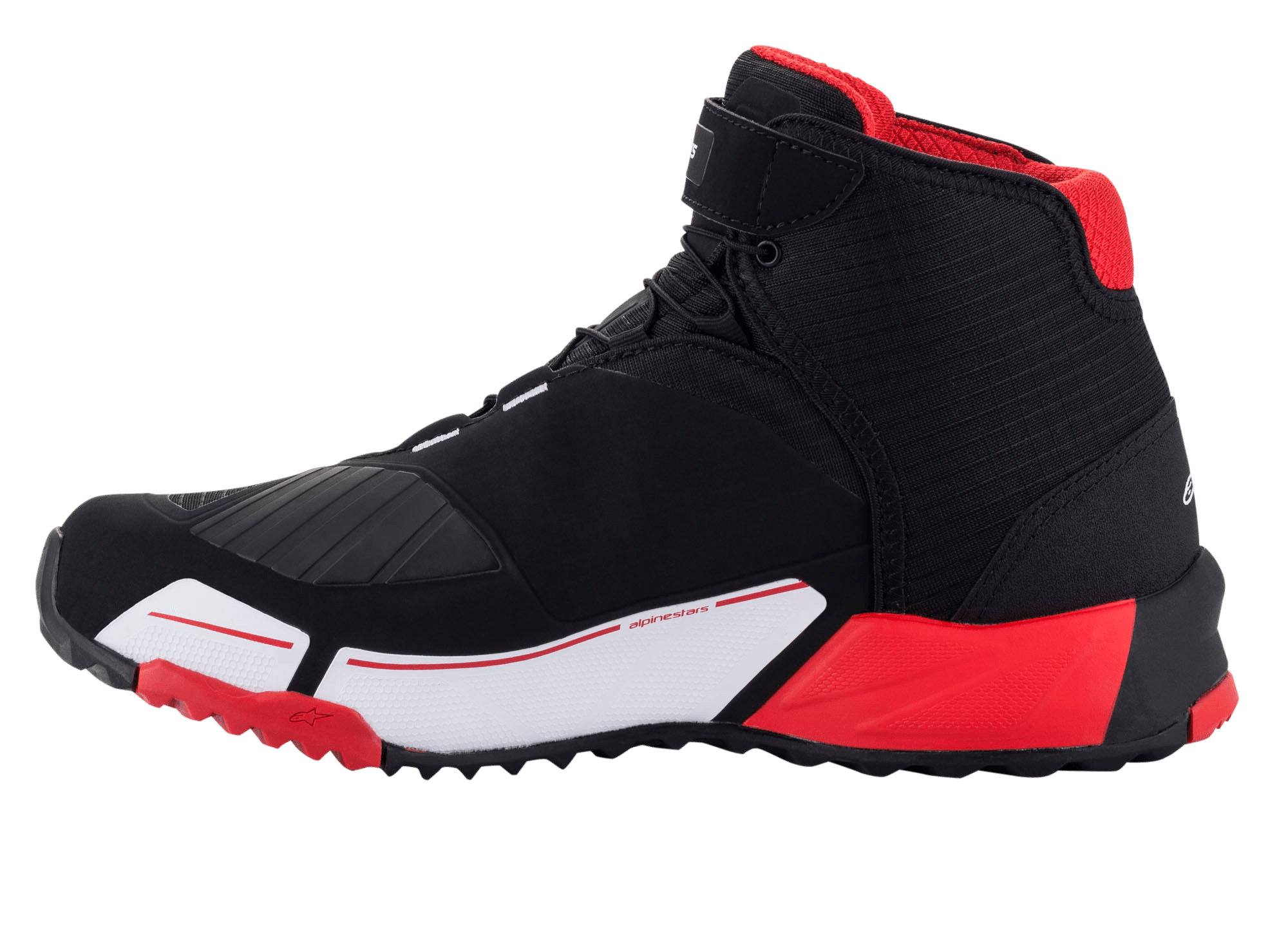 Alpinestars MM93 CR-X Drystar® motorschoenen, zwart, rood en wit, zijaanzicht met een zwart bovenwerk van textiel, rode binnenvoering en witte tussenzool met rode accenten, beschermend schakelpad, sportief op hardloopschoenen geïnspireerd ontwerp