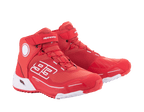 Chaussures de moto Alpinestars MM93 CR-X Drystar®, rouge vif et blanc, vue latérale, arborant le graphisme '93' sur le côté, logo Alpinestars sur la sangle, semelle technique blanche et silhouette inspirée des chaussures de course pour la moto