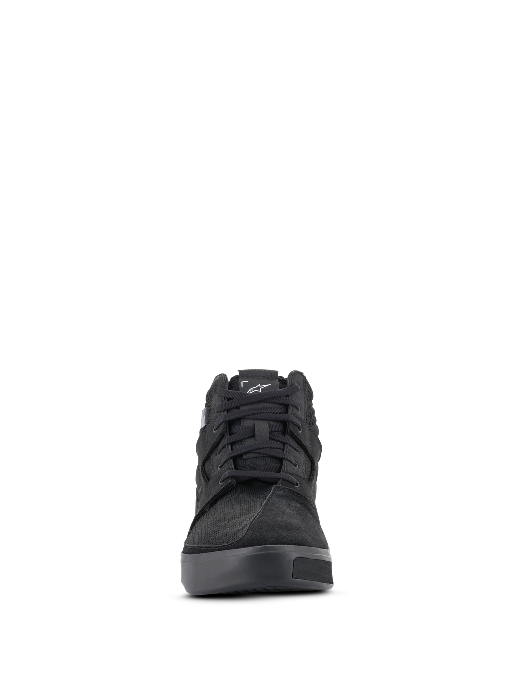 Alpinestars Primer Riding Shoes, Schwarz, Vorderansicht von lässigem urbanem Motorradschuhwerk mit Obermaterial aus Wildleder und Textil, schwarzen Schnürsenkeln und einem weißen Astar-Logo auf der Zunge.