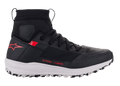 Alpinestars Speedforce Schuhe, Motorradschuhe, Schwarz, Weiß und Rot, Seitenansicht, High-Cut-Laufschuh-Silhouette mit MATRYX® Textil-Obermaterial, weiße Zwischensohle, rotes Stern-Logo an der Ferse und rote numerische Koordinaten an der Seite, urbanes Schutz-Schuhwerk