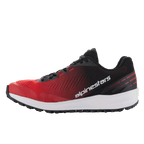 Alpinestars Meta Road V2 schoenen, sportswear schoenen, rood en zwart kleurverloop met witte tussenzool, zijprofiel met witte Alpinestars tekst-branding, lichtgewicht sportief ontwerp voor de hele dag comfort