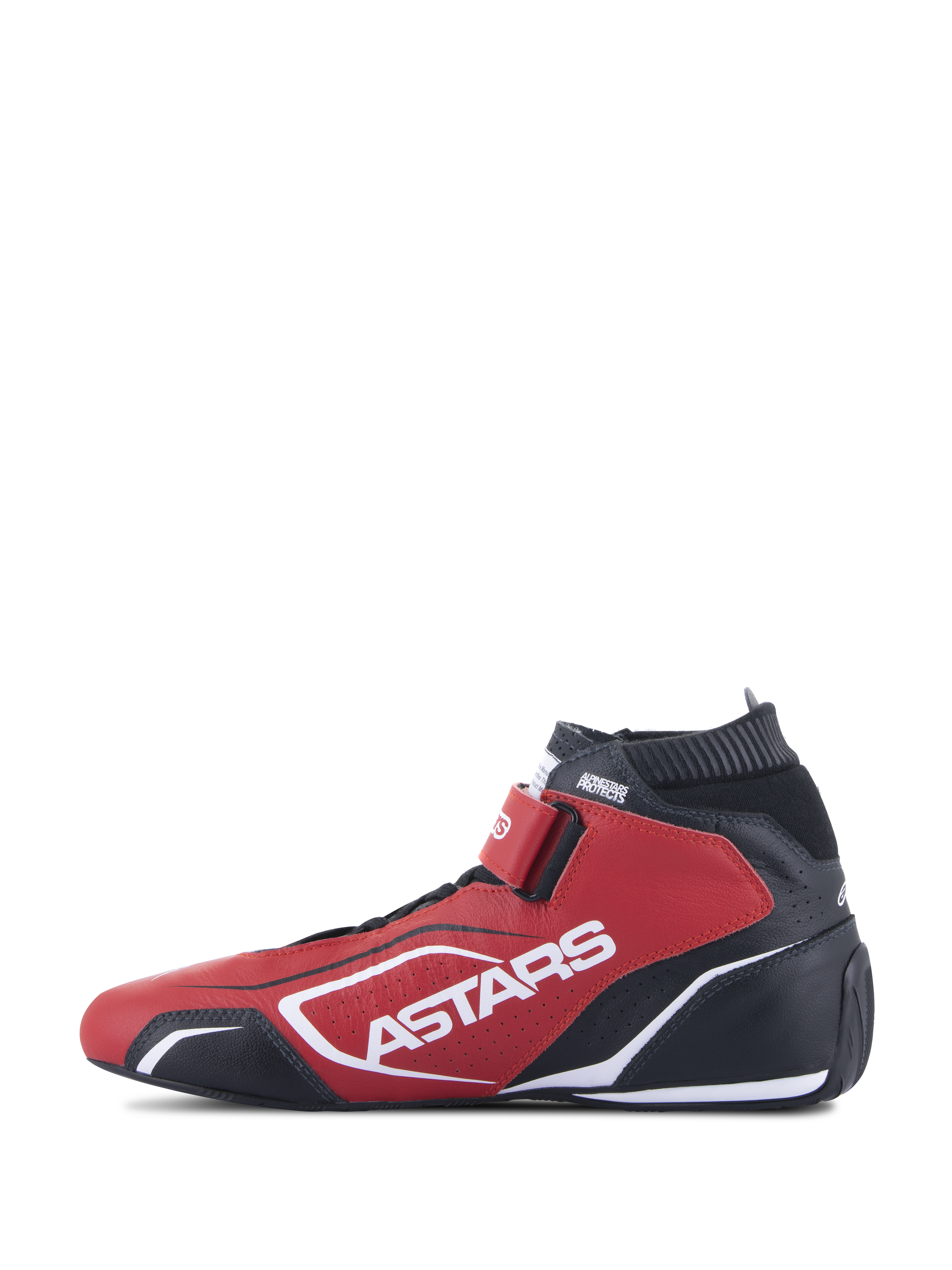 Chaussures Alpinestars Tech-1 T V3 FIA, chaussures de course automobile, rouge, noir et blanc, vue de profil avec marquage ASTARS blanc, sangle de fermeture à crochet et boucle et col élastique ignifuge, chaussures de sport automobile professionnelles en cuir de bovin.