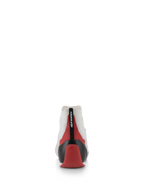 Alpinestars Supertech Shoes, vue arrière de chaussure de course blanche avec accents rouges et noirs, dotée d'une coque de talon en carbone thermoformée et d'une tige en tricot blanche, chaussure de sport automobile professionnelle conçue pour le confort et la stabilité du pilote