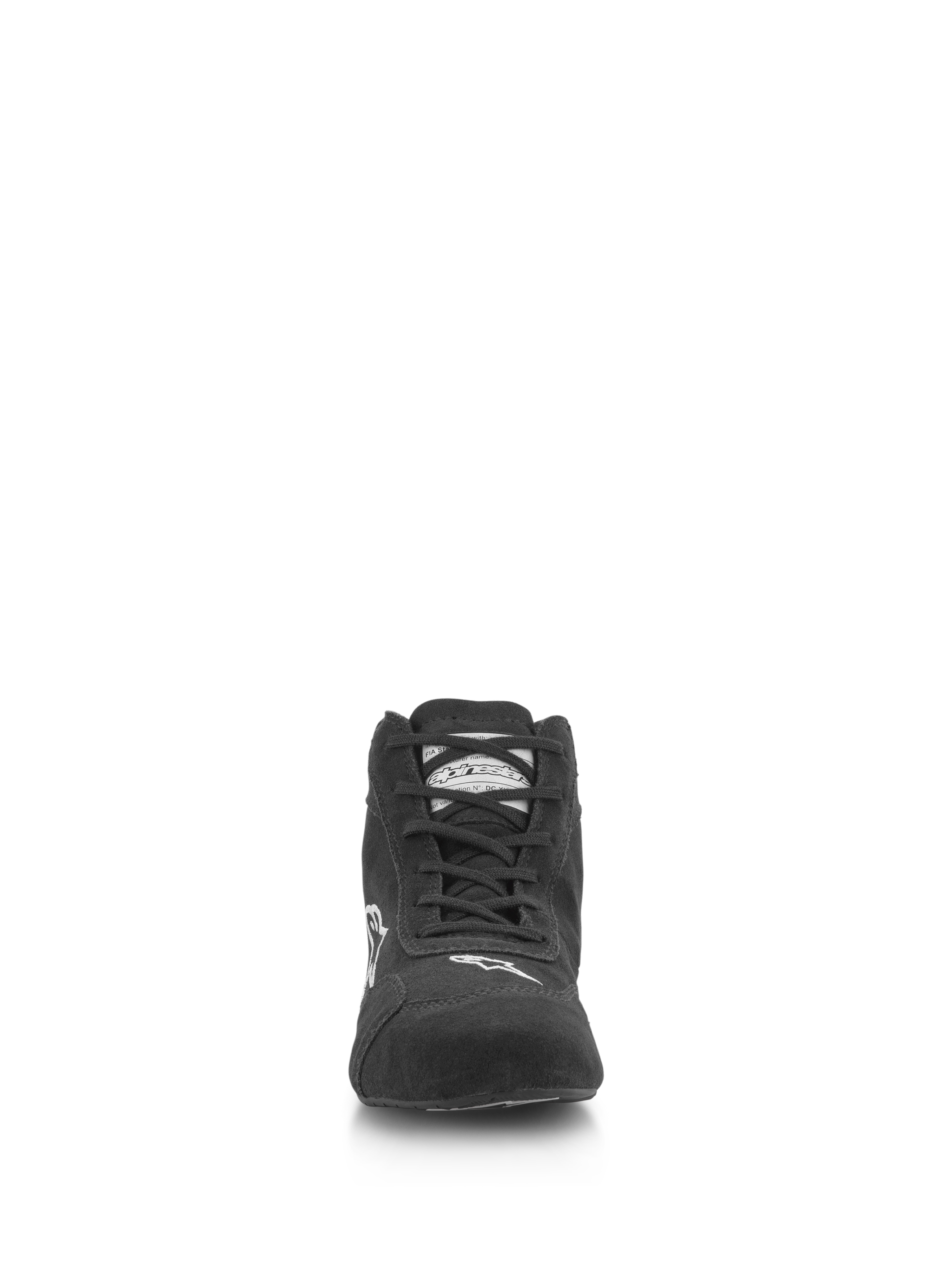 Alpinestars SP V2 schoenen, autoraceschoenen, zwart, vooraanzicht met premium suède bovenwerk, asymmetrisch vetersysteem, wit Alpinestars-logo op de neus, professioneel motorsportschoeisel