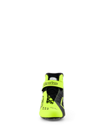 Alpinestars Tech-1 KX V3 Schuhe, Karting-Schuhe, Schwarz und Gelb Fluo, Frontansicht mit asymmetrischem Schnürsystem und verstellbarem Knöchelriemen mit Alpinestars-Logo, schlankes, leichtes Design für FIA-zertifizierte Rennleistung