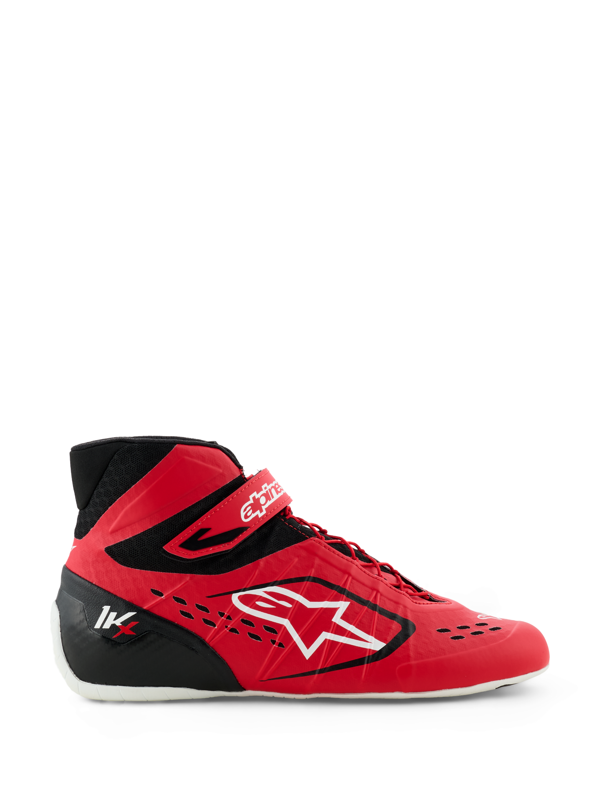 Alpinestars Tech-1 KX V3 kartingschoenen, rood en zwart, zijaanzicht met groot wit Alpinestars-logo, asymmetrisch vetersysteem, klittenband enkelband en lichtgewicht naadloos ontwerp voor motorsportprestaties