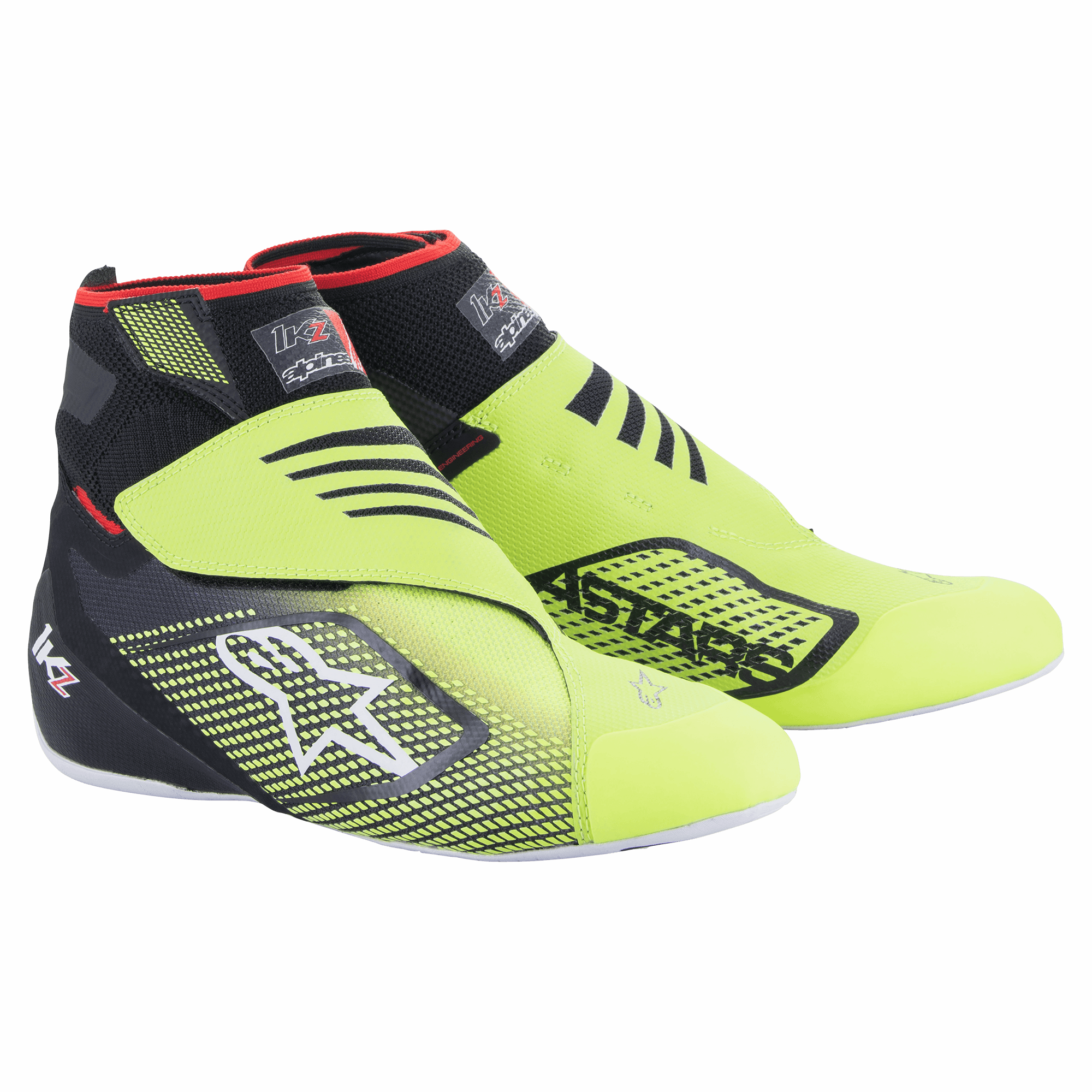 Alpinestars Tech-1 KZ V2 schoenen, kartraceschoenen, zwart en neongeel, voorzien van een naadloos gebreid bovenwerk, dubbele klittenbandsluiting, wit Alpinestars sterlogo, zwarte 3D-print graphics, hoge enkelkraag met rode accenten, dunne witte zool, gespecialiseerd motorsportschoeisel