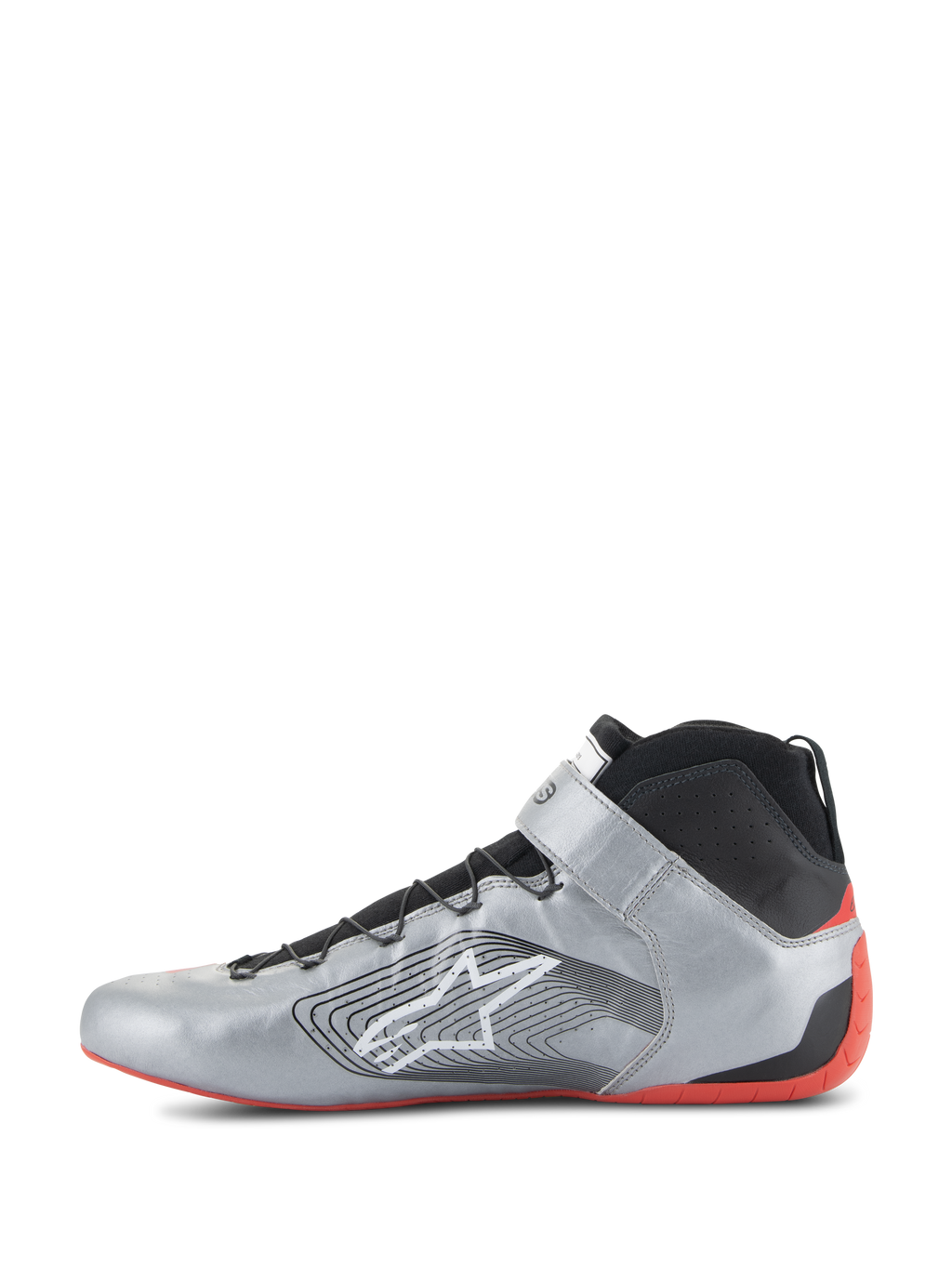 Chaussures Alpinestars Tech-1 Z V3 FIA, chaussures de course automobile, argent foncé, noir et rouge, profil latéral d'une chaussure de conduite professionnelle, tige en cuir argent métallisé avec col en tricot noir, arborant le logo Alpinestars blanc et une fine semelle en caoutchouc rouge