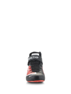 Chaussures Alpinestars Tech-1 Z V3 FIA, chaussures de course automobile, noir et rouge, vue de face, avec système de laçage rapide, sangle velcro à la cheville avec logo blanc et tige en cuir premium avec motifs rouges, équipement professionnel de sport automobile