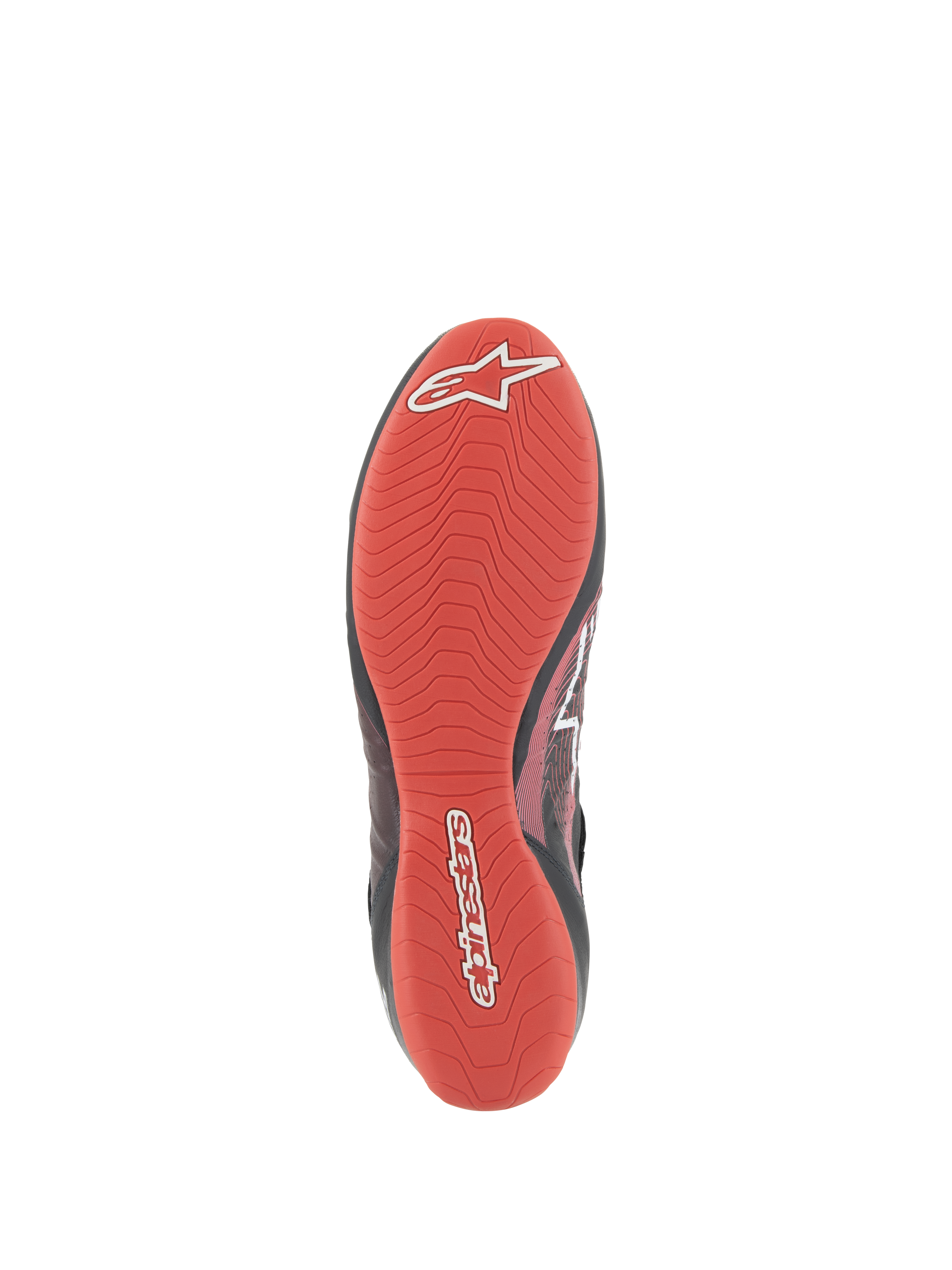 Alpinestars Tech-1 Z V3 Shoes FIA, vue de dessous de la semelle de la chaussure de course, caoutchouc texturé rouge vif, motif de semelle asymétrique pour une adhérence élevée et une sensibilité aux pédales, logo et lettrage Alpinestars blancs