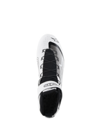 Chaussures Alpinestars Tech-1 Z V3 FIA, chaussures de course automobile, blanc et noir, vue de dessus montrant le système de laçage rapide, sangle de cheville en velcro avec logo, languette en tricot noir et tige en cuir perforé pour la performance en course automobile
