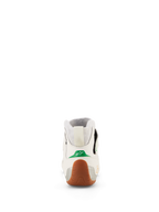 Chaussures Alpinestars Tech-1 Z V3 FIA, chaussures de karting et de course automobile, Blanc Vert Gomme Argent, vue arrière présentant l'accent vert au talon avec un logo étoile blanc, semelle en caoutchouc gomme texturé enveloppant le talon, panneaux latéraux argentés et col en tricot extensible.
