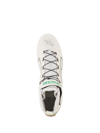 Chaussures Alpinestars Tech-1 Z V3 FIA, chaussures de course automobile professionnelles, blanc, vert et argent, vue de dessus présentant un laçage rapide noir avec support en fil métallique, une tige en cuir perforé et le logo Alpinestars vert sur la sangle