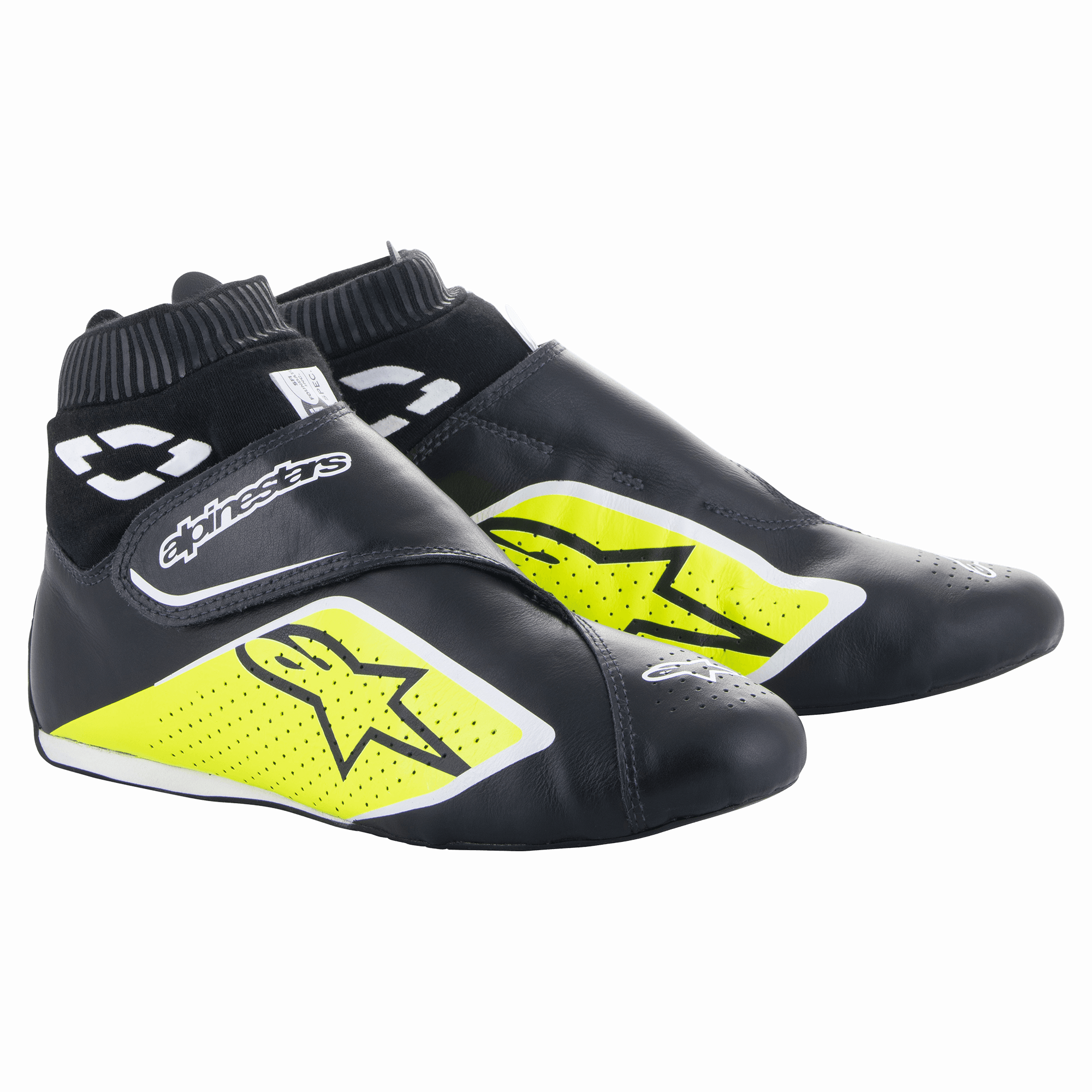 Alpinestars Supermono V2 Shoes FIA, chaussures de course automobile, noir, jaune fluo et blanc, design montant avec manchette côtelée, construction en cuir d'une seule pièce perforée avec logos étoile, profil aérodynamique élégant pour le sport automobile professionnel