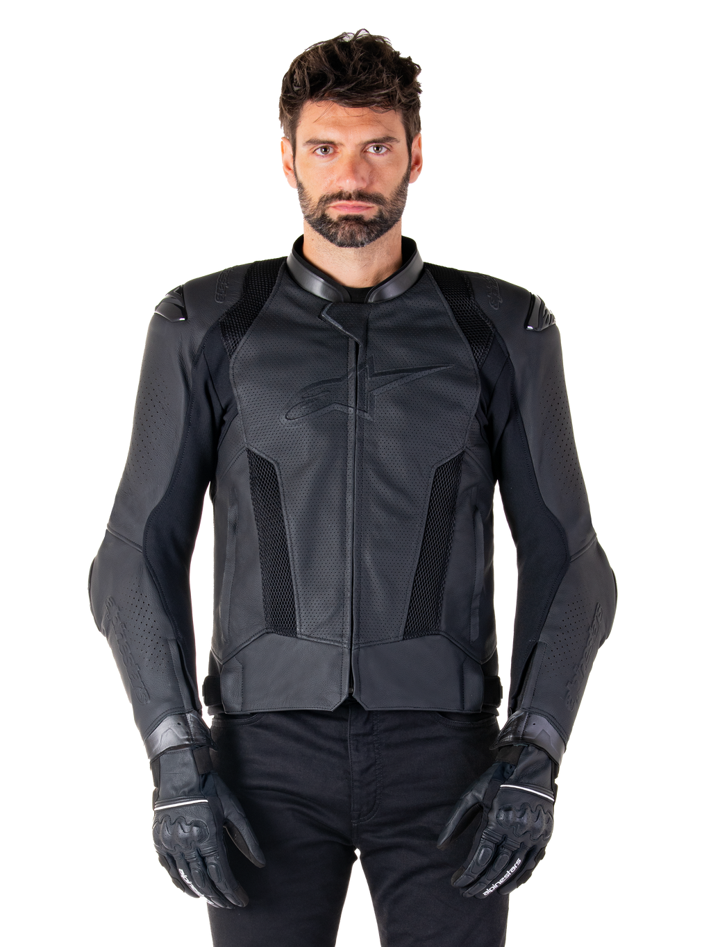 Alpinestars Missile V3 Airflow Lederjacke, Schwarz, Motorrad-Rennjacke, getragen von einem Modell mit schwarzen Handschuhen und Hosen, mit perforierten Lederpaneelen, Mesh-Belüftung und externen Schulterprotektoren, Premium-Lederkonstruktion für sportliches Fahren