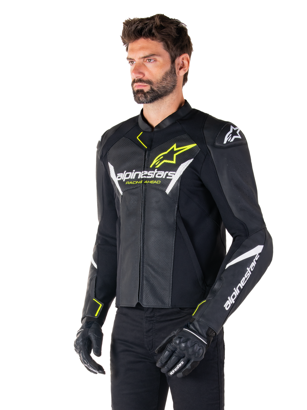 Veste en cuir Alpinestars Faster V3 Airflow, veste de moto sportive, noir, blanc et jaune fluo, portée par un homme, cuir perforé pour une ventilation optimale, logos Alpinestars sur la poitrine et les bras, avec gants noirs