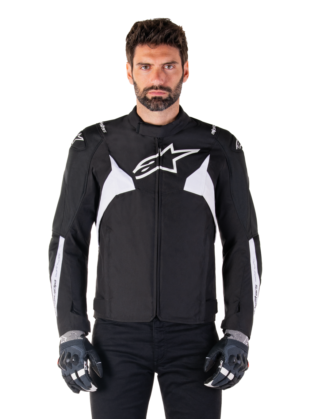 Alpinestars T-Jaws V4 Waterproof Jacket, zwart en wit, sportieve textiele motorjas voor heren, voorzien van een wit sterlogo op de borst, witte schouderaccenten en witte strepen op de onderarmen, hoge kraag, atletische pasvorm voor rijden op de weg