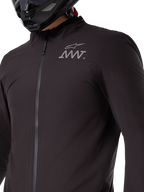 Alpinestars AMT-8 Stretch Drystar® XF Jackenfutter, schwarze wasser- und winddichte Stretch-Schicht, verpackbare technische Funktionsbekleidung für Adventure-Motorradfahrten