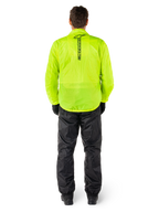 Veste et pantalon Alpinestars Hurricane Rain V2, combinaison de pluie imperméable pour moto, veste jaune fluo éclatant avec marquage noir vertical au dos, pantalon noir, textile léger conçu pour la protection par temps humide