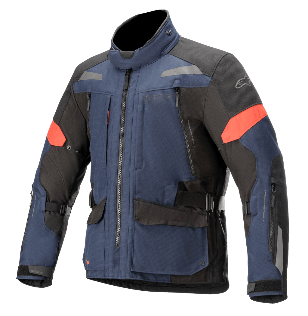 Alpinestars Valparaiso V3 Drystar jas, touring motorjas, donkerblauw en zwart met rode accenten, voorzien van reflecterende strips, meerdere cargozakken met rits, verstelbare taille- en mouwbanden, duurzame textielconstructie voor adventure touring