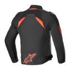 Alpinestars T-GP R V3 Drystar® Jacke, wasserdichte Sport-Textil-Motorradjacke, Schwarz und Fluo-Rot, Rückansicht mit einem großen fluoreszierenden Logo am unteren Rücken und gut sichtbaren Schulterpaneelen, technisches, vom Rennsport abgeleitetes Design