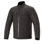 Alpinestars Solano Waterproof Jacket, stedelijke motorjas, zwart, hoge rechte kraag met centrale waterdichte ritssluiting, twee borstzakken met knopen, ritszak op de mouw, casual textielconstructie met een gladde afwerking