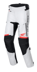 Honda Bogota' Pro Drystar® motorbroek, touring motorbroek, Ice Gray en zwart met rode accenten, vooraanzicht met ventilatiepanelen op de dijen en accordeon-knieën, rode Honda wing en Alpinestars logo's, technische waterdichte adventure-kleding