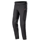 Alpinestars AMT-10 Drystar® XF Hose, Motorrad-Tourenhose, Schwarz, mit rotem Logo an der Hüfte, verstärkten Kniepaneelen, Akkordeon-Stretch an den Unterschenkeln, verstellbarem Bund und Reißverschlusstaschen, technisches Textildesign für Adventure-Fahrten