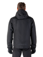Alpinestars Morush Wasserdicht Parka, schwarze Herren-Motorradjacke, Rückansicht mit Kapuze und reflektierendem MO.ST.EQ. Logo.
